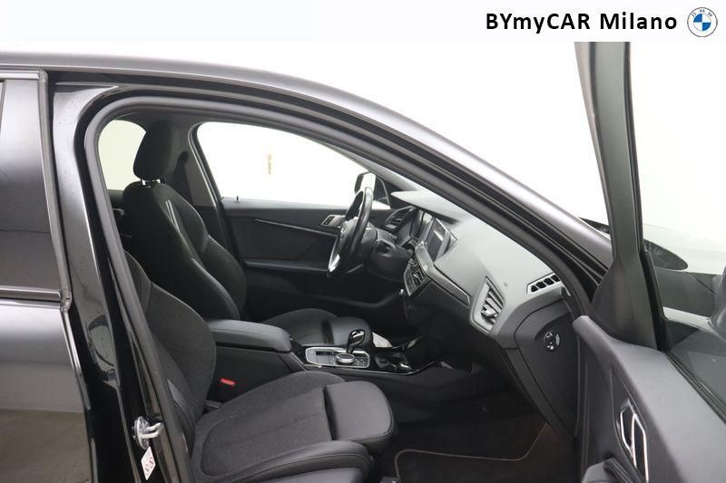 BMW Serie 1 118i Sport 140cv auto https://cdn.bymycar.eu/it-bo/assets/images/vehicles/vo/4858/BMW-SERIE-1-F40-jpg-8.jpg