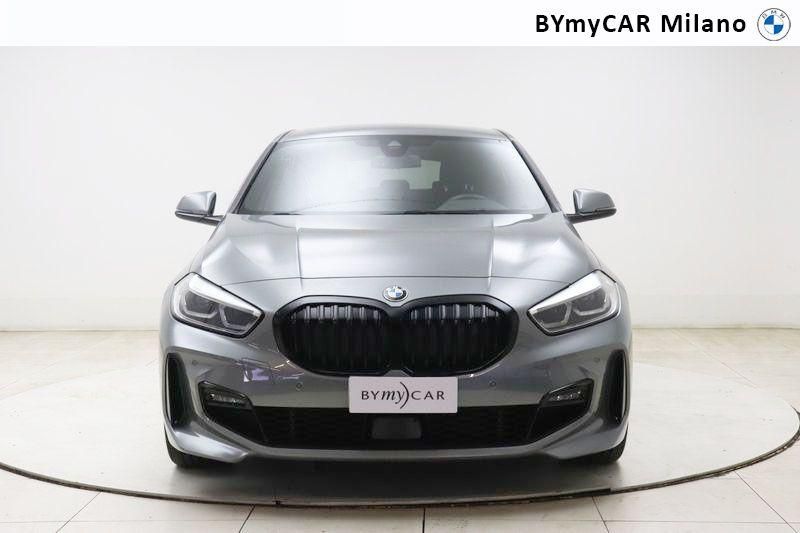 BMW Serie 1 118d Msport auto https://cdn.bymycar.eu/it-bo/assets/images/vehicles/vo/4860/BMW-SERIE-1-F40-jpg-4.jpg