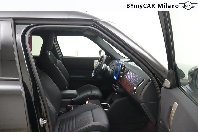 Mini Countryman Mini Countryman 2.0 48V S Classic all4 auto https://cdn.bymycar.eu/it-bo/assets/images/vehicles/vo/4864/MINI-MINI-COUNTRYMAN-U25-jpg-8.jpg
