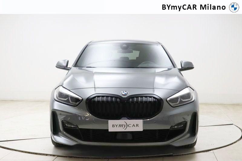 BMW Serie 1 118d Msport auto https://cdn.bymycar.eu/it-bo/assets/images/vehicles/vo/4869/BMW-SERIE-1-F40-jpg-4.jpg