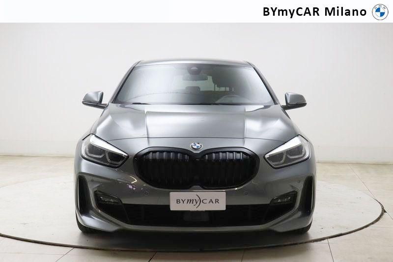 BMW Serie 1 118d Msport auto https://cdn.bymycar.eu/it-bo/assets/images/vehicles/vo/4870/BMW-SERIE-1-F40-jpg-4.jpg