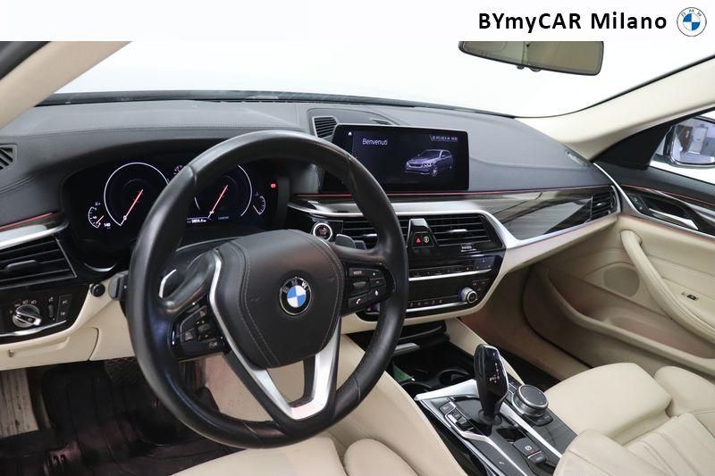 BMW Serie 5 530i Touring xdrive Luxury auto https://cdn.bymycar.eu/it-bo/assets/images/vehicles/vo/4878/BMW-SERIE-5-G31-2017-TOURING-jpg-10.jpg