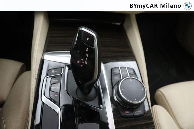 BMW Serie 5 530i Touring xdrive Luxury auto https://cdn.bymycar.eu/it-bo/assets/images/vehicles/vo/4878/BMW-SERIE-5-G31-2017-TOURING-jpg-12.jpg