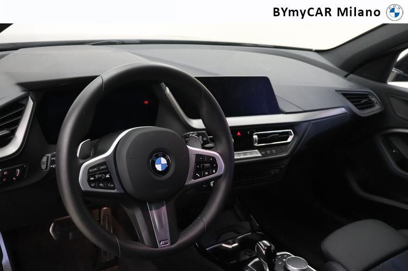 BMW Serie 1 118d Msport auto https://cdn.bymycar.eu/it-bo/assets/images/vehicles/vo/4887/BMW-SERIE-1-F40-jpg-9.jpg