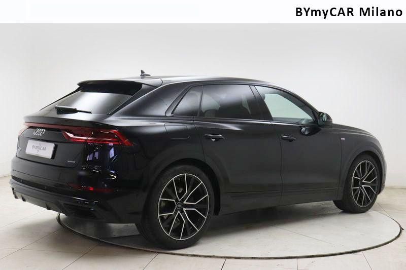 Audi Q8 Q8 50 3.0 tdi mhev Sport quattro tiptronic https://cdn.bymycar.eu/it-bo/assets/images/vehicles/vo/4891/AUDI-Q8-I-2018-jpg-7.jpg