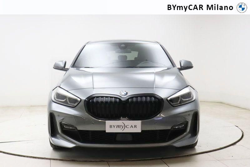 BMW Serie 1 118d Msport auto https://cdn.bymycar.eu/it-bo/assets/images/vehicles/vo/4905/BMW-SERIE-1-F40-jpg-4.jpg