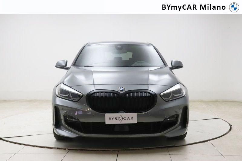 BMW Serie 1 118d Msport auto https://cdn.bymycar.eu/it-bo/assets/images/vehicles/vo/4929/BMW-SERIE-1-F40-jpg-4.jpg