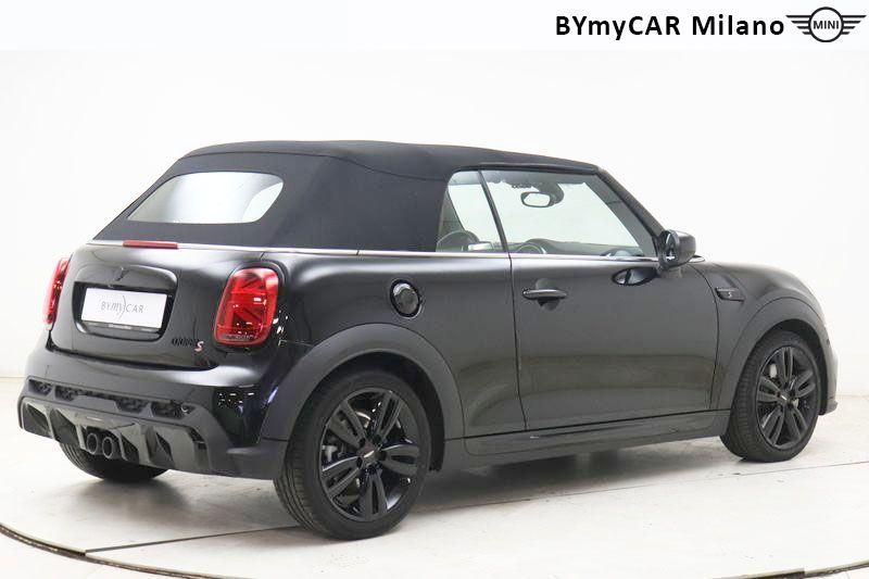 Mini Mini Mini Cabrio 2.0 Cooper S JCW auto https://cdn.bymycar.eu/it-bo/assets/images/vehicles/vo/4954/MINI-MINI-IV-CABRIO-F57-2021-jpg-7.jpg