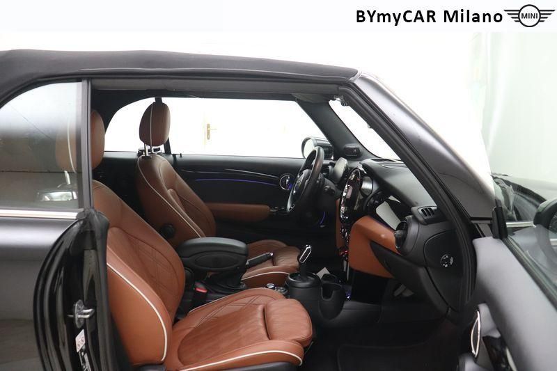 Mini Mini Mini Cabrio 2.0 Cooper S JCW auto https://cdn.bymycar.eu/it-bo/assets/images/vehicles/vo/4954/MINI-MINI-IV-CABRIO-F57-2021-jpg-8.jpg