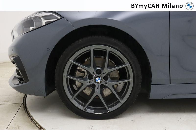 BMW Serie 1 116d Msport auto https://cdn.bymycar.eu/it-bo/assets/images/vehicles/vo/4967/BMW-SERIE-1-F40-jpg-9.jpg