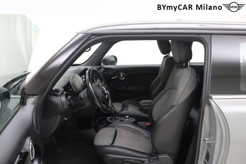 Mini Mini Mini 3p Cooper SE M auto https://cdn.bymycar.eu/it-bo/assets/images/vehicles/vo/4970/MINI-MINI-F56-FULL-ELECTRIC-jpg-11.jpg