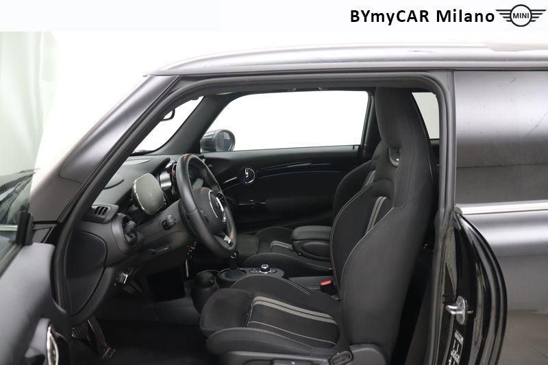 Mini Mini Mini 3p 2.0 JCW JCW auto https://cdn.bymycar.eu/it-bo/assets/images/vehicles/vo/4971/MINI-MINI-IV-F56-2021-3P-jpg-9.jpg