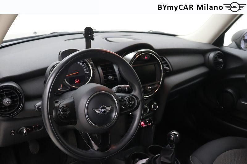 Mini Mini Mini 1.5 One D 3p https://cdn.bymycar.eu/it-bo/assets/images/vehicles/vo/4983/MINI-MINI-IV-F55-F56-2014-jpg-10.jpg