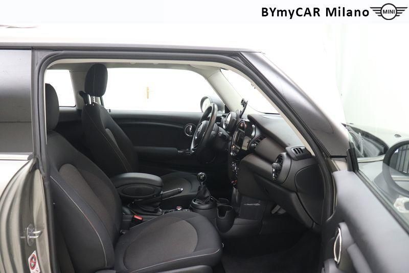 Mini Mini Mini 1.5 One D 3p https://cdn.bymycar.eu/it-bo/assets/images/vehicles/vo/4983/MINI-MINI-IV-F55-F56-2014-jpg-8.jpg