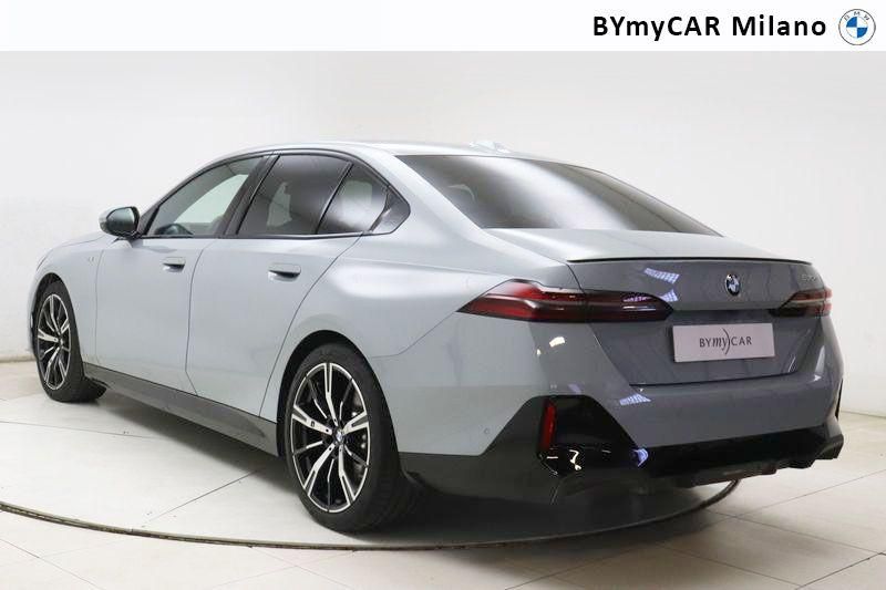 BMW Serie 5 520d 48V sdrive MSport auto https://cdn.bymycar.eu/it-bo/assets/images/vehicles/vo/5014/BMW-SERIE-5-G60-BERLINA-jpg-15.jpg