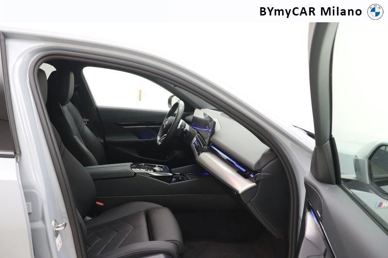 BMW Serie 5 520d 48V sdrive MSport auto https://cdn.bymycar.eu/it-bo/assets/images/vehicles/vo/5014/BMW-SERIE-5-G60-BERLINA-jpg-8.jpg