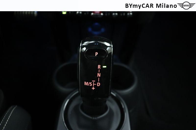 Mini Mini Mini 3p 2.0 JCW Essential auto https://cdn.bymycar.eu/it-bo/assets/images/vehicles/vo/5124/MINI-MINI-IV-F56-2021-3P-jpg-14.jpg