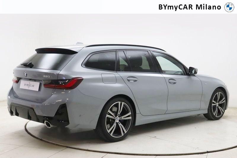 BMW Serie 3 320d Touring mhev 48V xdrive MSport auto https://cdn.bymycar.eu/it-bo/assets/images/vehicles/vo/5130/BMW-SERIE-3-G21-2022-TOURING-jpg-8.jpg