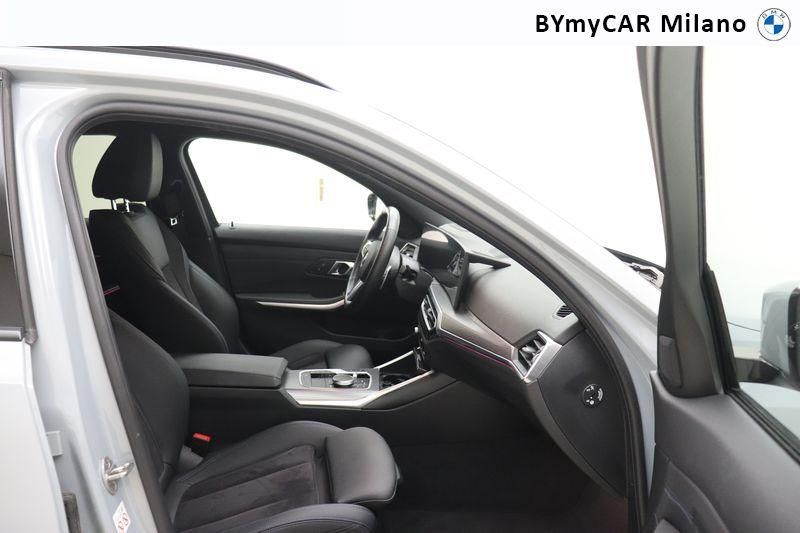 BMW Serie 3 320d Touring mhev 48V xdrive MSport auto https://cdn.bymycar.eu/it-bo/assets/images/vehicles/vo/5130/BMW-SERIE-3-G21-2022-TOURING-jpg-9.jpg