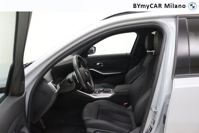 BMW Serie 3 320d Touring mhev 48V xdrive MSport auto https://cdn.bymycar.eu/it-bo/assets/images/vehicles/vo/5131/BMW-SERIE-3-G21-2022-TOURING-jpg-12.jpg
