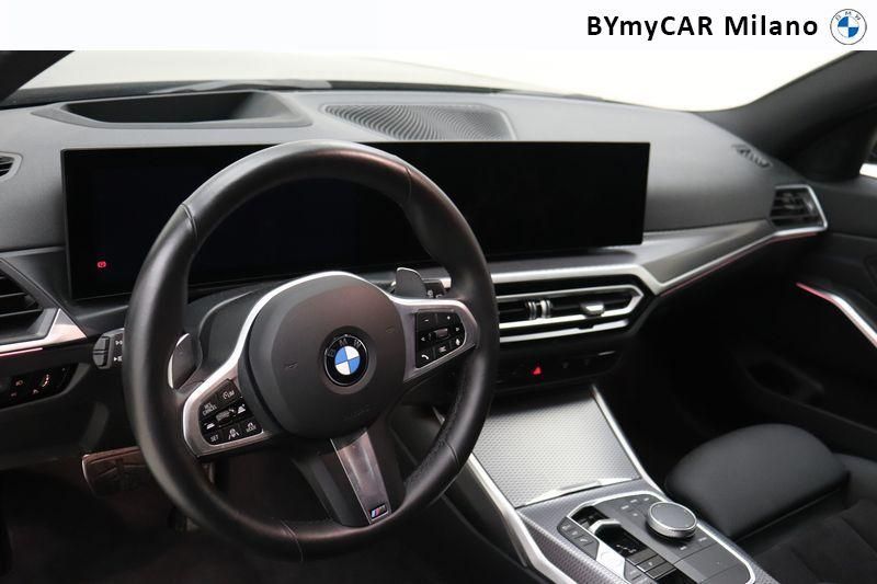 BMW Serie 3 320d Touring mhev 48V xdrive MSport auto https://cdn.bymycar.eu/it-bo/assets/images/vehicles/vo/5137/BMW-SERIE-3-G21-2022-TOURING-jpg-10.jpg