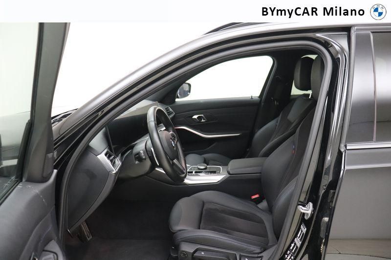BMW Serie 3 320d Touring mhev 48V xdrive MSport auto https://cdn.bymycar.eu/it-bo/assets/images/vehicles/vo/5137/BMW-SERIE-3-G21-2022-TOURING-jpg-11.jpg