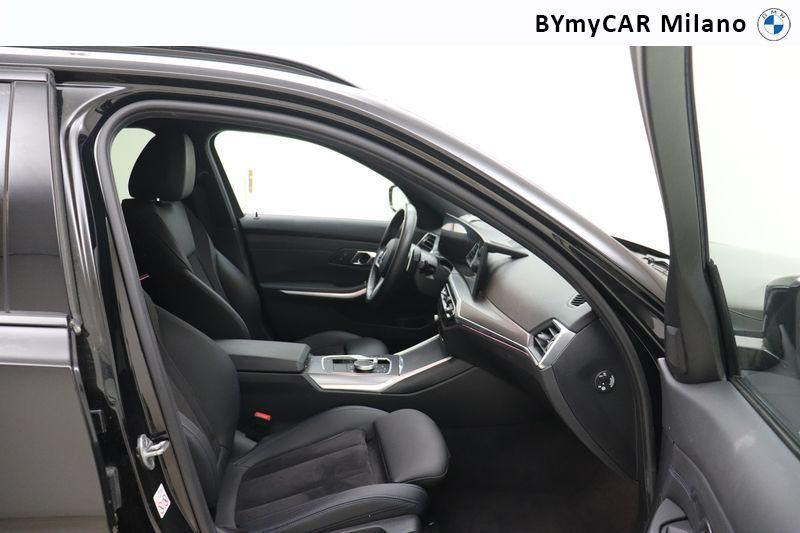 BMW Serie 3 320d Touring mhev 48V xdrive MSport auto https://cdn.bymycar.eu/it-bo/assets/images/vehicles/vo/5137/BMW-SERIE-3-G21-2022-TOURING-jpg-8.jpg