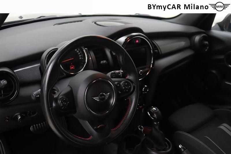 Mini Mini Mini 1.5 Cooper D Business XL 5p auto https://cdn.bymycar.eu/it-bo/assets/images/vehicles/vo/5150/MINI-MINI-IV-F55-F56-2014-jpg-11.jpg