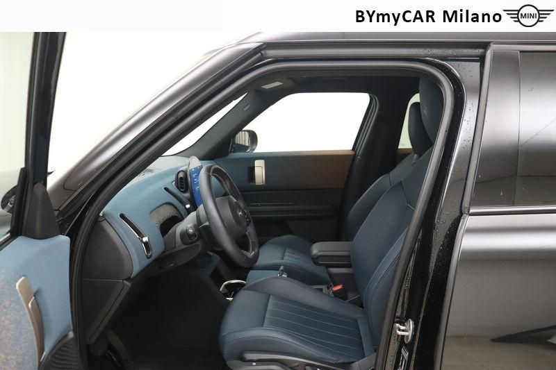 Mini Countryman Mini Countryman 1.5 48V C Favoured auto https://cdn.bymycar.eu/it-bo/assets/images/vehicles/vo/5151/MINI-MINI-COUNTRYMAN-U25-jpg-11.jpg