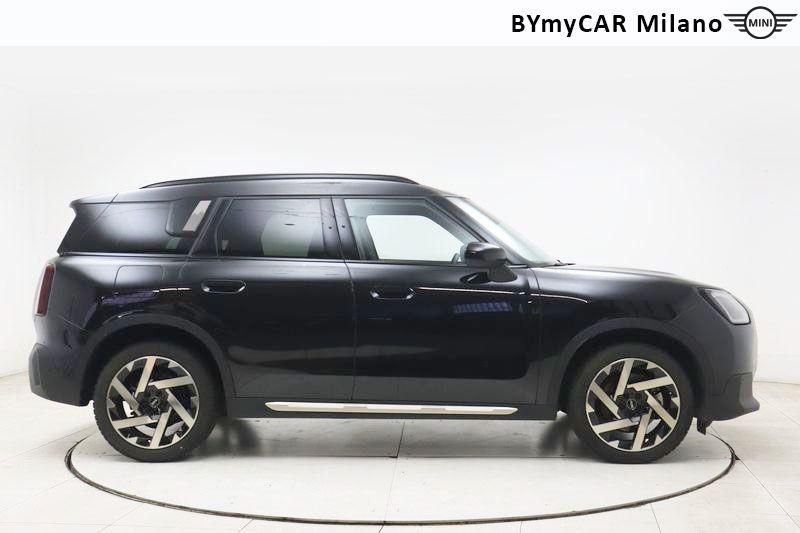 Mini Countryman Mini Countryman 1.5 48V C Favoured auto https://cdn.bymycar.eu/it-bo/assets/images/vehicles/vo/5151/MINI-MINI-COUNTRYMAN-U25-jpg-6.jpg