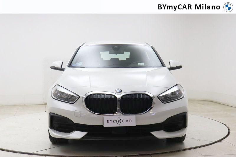 BMW Serie 1 118i Business Advantage 140cv auto https://cdn.bymycar.eu/it-bo/assets/images/vehicles/vo/5153/BMW-SERIE-1-F40-jpg-4.jpg