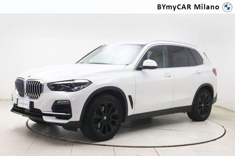 BMW X5 X5 xdrive40i Business auto https://cdn.bymycar.eu/it-bo/assets/images/vehicles/vo/5198/BMW-X5-G05-2018-jpg-0.jpg