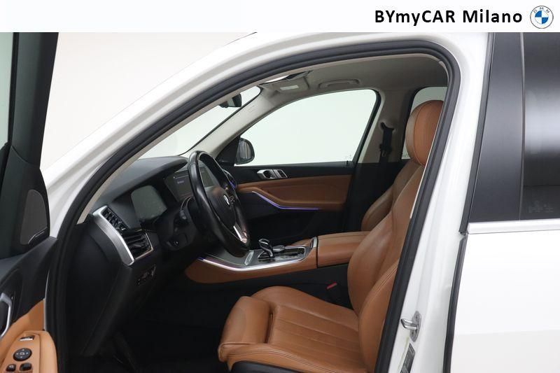 BMW X5 X5 xdrive40i Business auto https://cdn.bymycar.eu/it-bo/assets/images/vehicles/vo/5198/BMW-X5-G05-2018-jpg-10.jpg