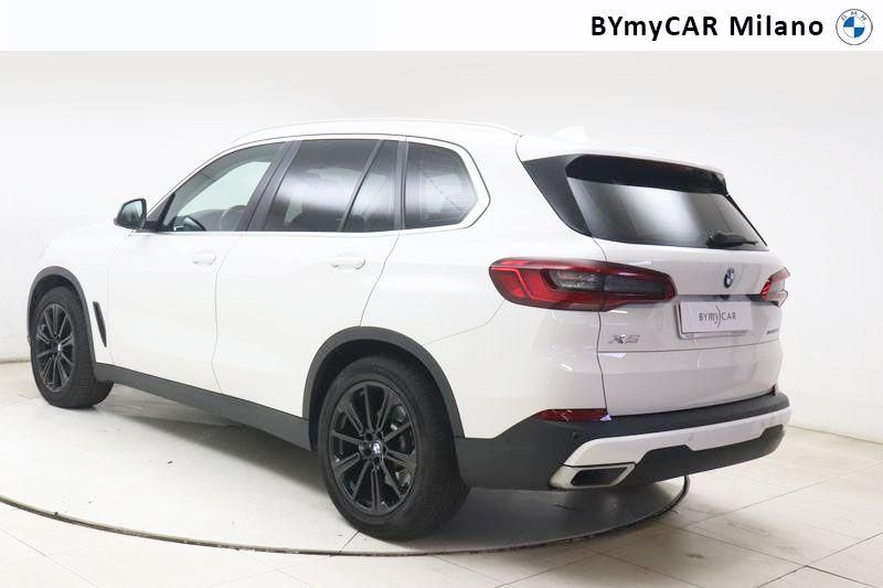 BMW X5 X5 xdrive40i Business auto https://cdn.bymycar.eu/it-bo/assets/images/vehicles/vo/5198/BMW-X5-G05-2018-jpg-14.jpg