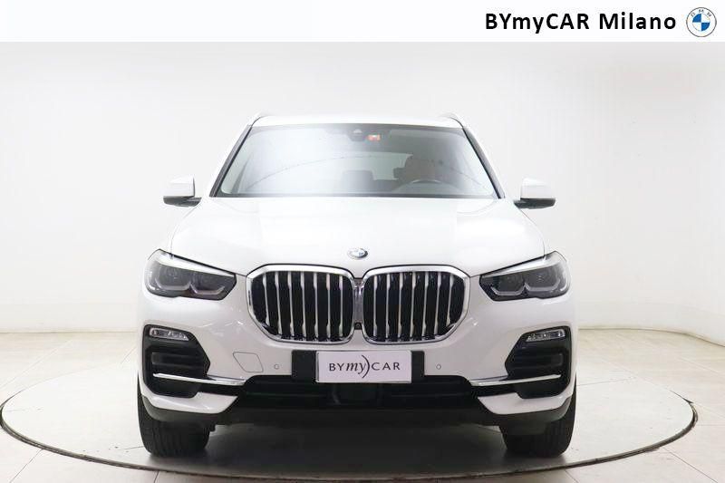 BMW X5 X5 xdrive40i Business auto https://cdn.bymycar.eu/it-bo/assets/images/vehicles/vo/5198/BMW-X5-G05-2018-jpg-4.jpg