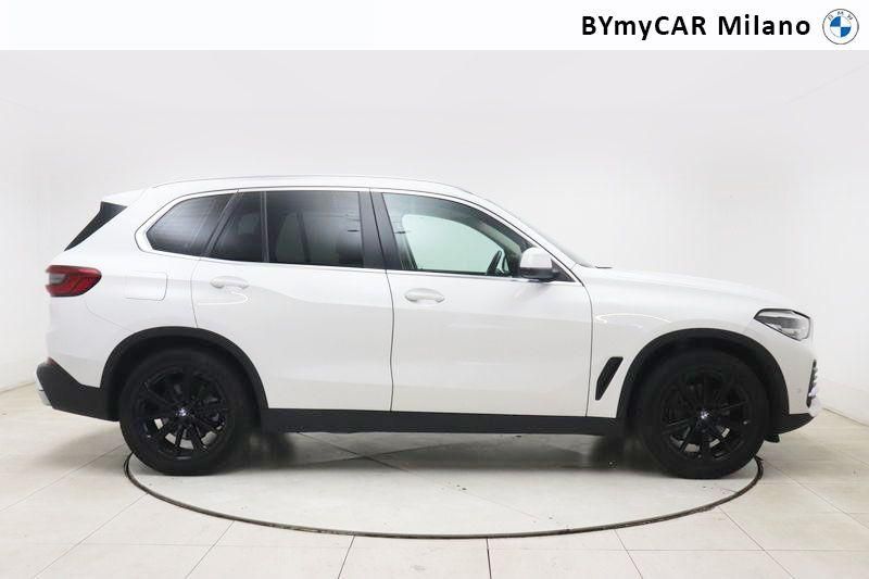 BMW X5 X5 xdrive40i Business auto https://cdn.bymycar.eu/it-bo/assets/images/vehicles/vo/5198/BMW-X5-G05-2018-jpg-6.jpg