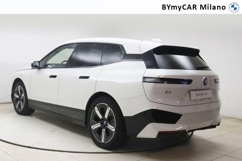 BMW iX iX xdrive50 https://cdn.bymycar.eu/it-bo/assets/images/vehicles/vo/5203/BMW-IX-I20-2021-jpg-1.jpg
