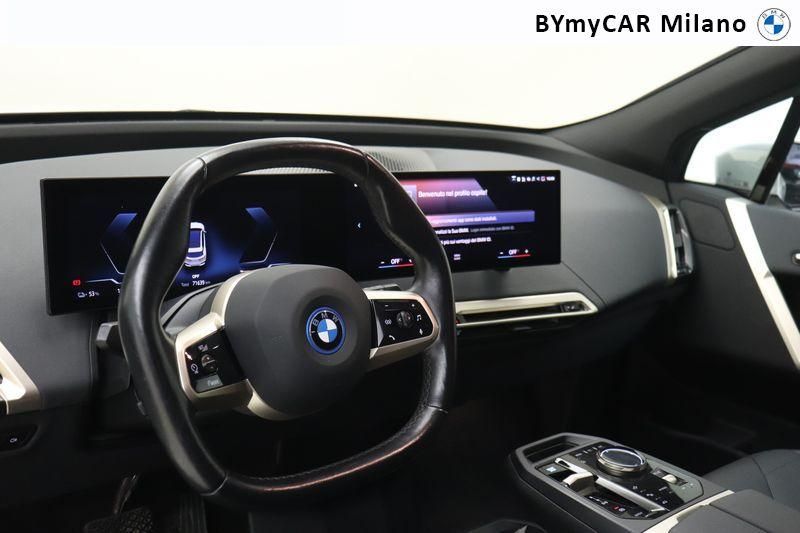 BMW iX iX xdrive50 https://cdn.bymycar.eu/it-bo/assets/images/vehicles/vo/5203/BMW-IX-I20-2021-jpg-10.jpg