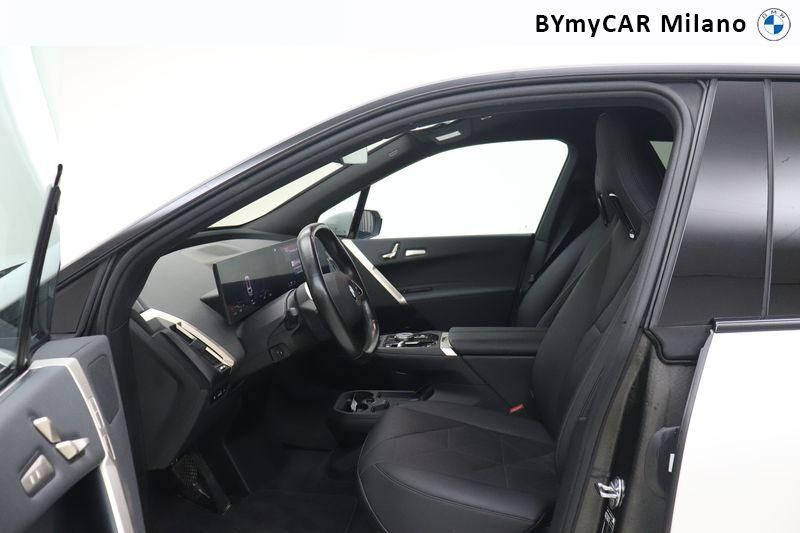 BMW iX iX xdrive50 https://cdn.bymycar.eu/it-bo/assets/images/vehicles/vo/5203/BMW-IX-I20-2021-jpg-11.jpg