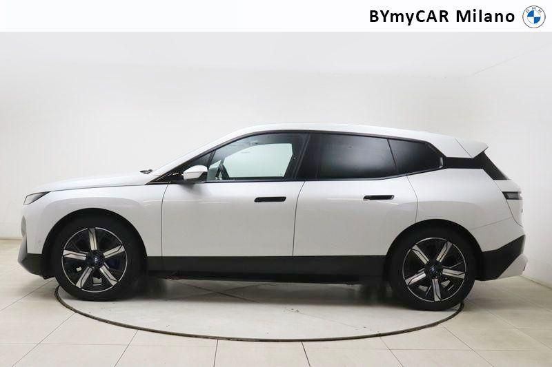 BMW iX iX xdrive50 https://cdn.bymycar.eu/it-bo/assets/images/vehicles/vo/5203/BMW-IX-I20-2021-jpg-2.jpg