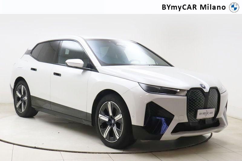 BMW iX iX xdrive50 https://cdn.bymycar.eu/it-bo/assets/images/vehicles/vo/5203/BMW-IX-I20-2021-jpg-5.jpg