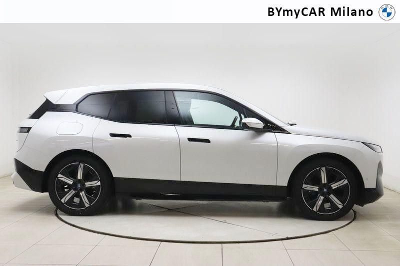 BMW iX iX xdrive50 https://cdn.bymycar.eu/it-bo/assets/images/vehicles/vo/5203/BMW-IX-I20-2021-jpg-6.jpg
