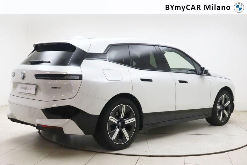 BMW iX iX xdrive50 https://cdn.bymycar.eu/it-bo/assets/images/vehicles/vo/5203/BMW-IX-I20-2021-jpg-7.jpg