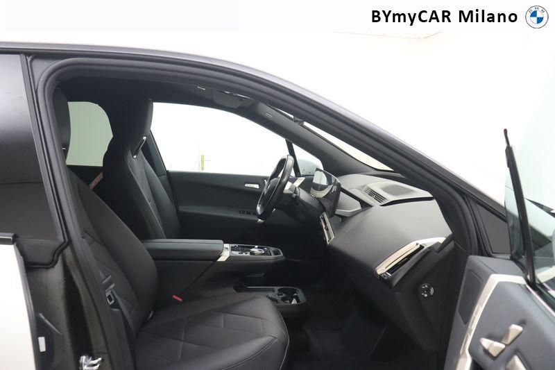 BMW iX iX xdrive50 https://cdn.bymycar.eu/it-bo/assets/images/vehicles/vo/5203/BMW-IX-I20-2021-jpg-8.jpg
