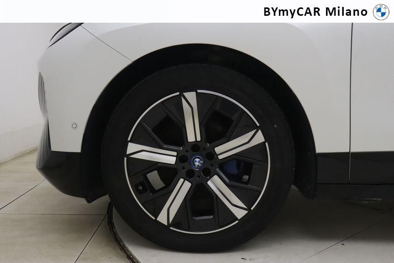 BMW iX iX xdrive50 https://cdn.bymycar.eu/it-bo/assets/images/vehicles/vo/5203/BMW-IX-I20-2021-jpg-9.jpg