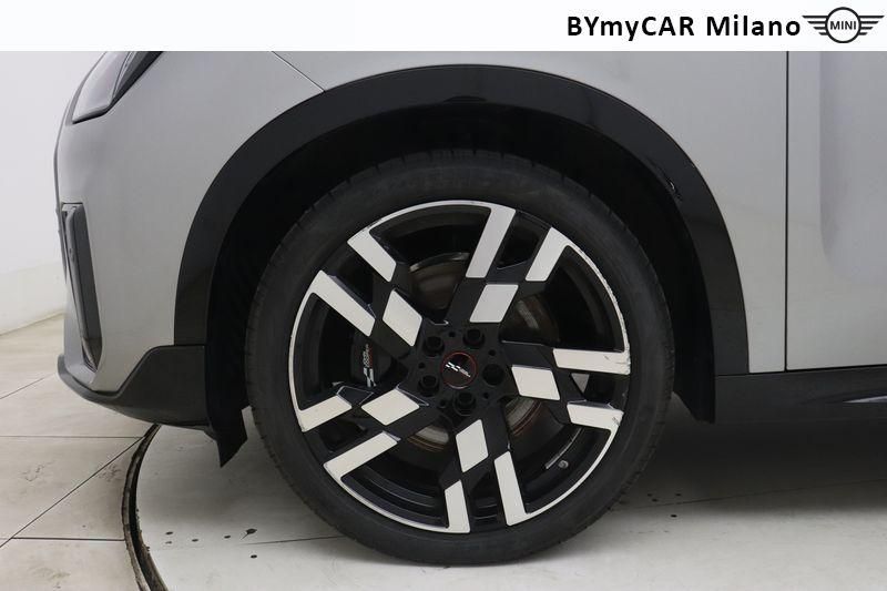 Mini Countryman Mini Countryman 1.5 48V C Essential auto https://cdn.bymycar.eu/it-bo/assets/images/vehicles/vo/5206/MINI-MINI-COUNTRYMAN-U25-jpg-9.jpg