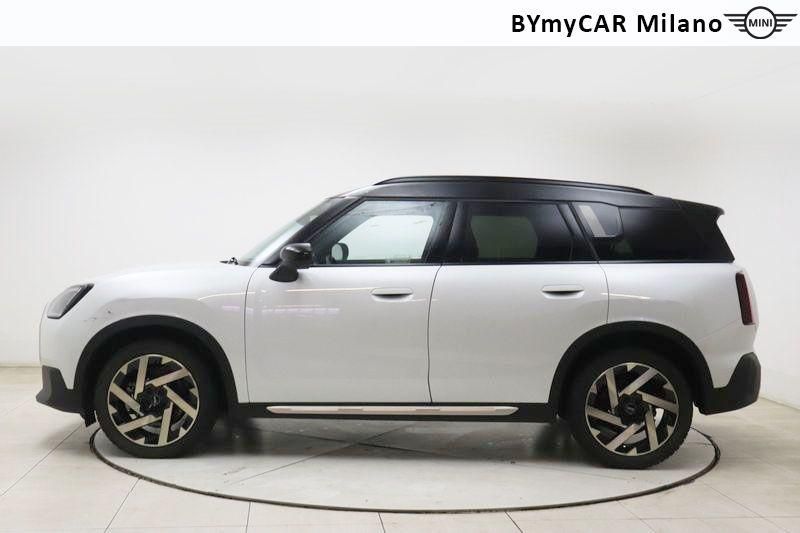 Mini Countryman Mini Countryman 1.5 48V C Favoured auto https://cdn.bymycar.eu/it-bo/assets/images/vehicles/vo/5211/MINI-MINI-COUNTRYMAN-U25-jpg-15.jpg