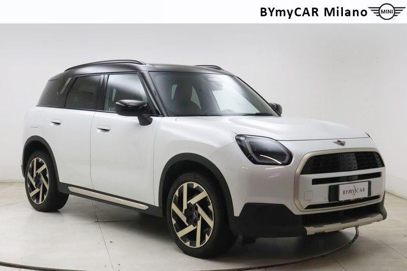 Mini Countryman Mini Countryman 1.5 48V C Favoured auto https://cdn.bymycar.eu/it-bo/assets/images/vehicles/vo/5211/MINI-MINI-COUNTRYMAN-U25-jpg-5.jpg
