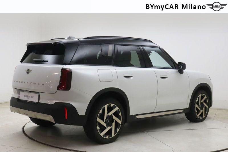 Mini Countryman Mini Countryman 1.5 48V C Favoured auto https://cdn.bymycar.eu/it-bo/assets/images/vehicles/vo/5211/MINI-MINI-COUNTRYMAN-U25-jpg-7.jpg
