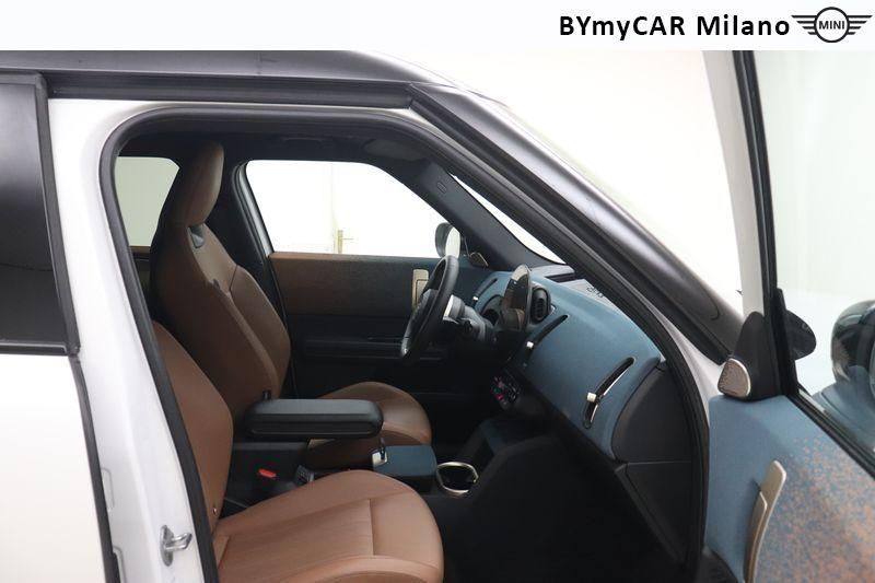 Mini Countryman Mini Countryman 1.5 48V C Favoured auto https://cdn.bymycar.eu/it-bo/assets/images/vehicles/vo/5211/MINI-MINI-COUNTRYMAN-U25-jpg-8.jpg